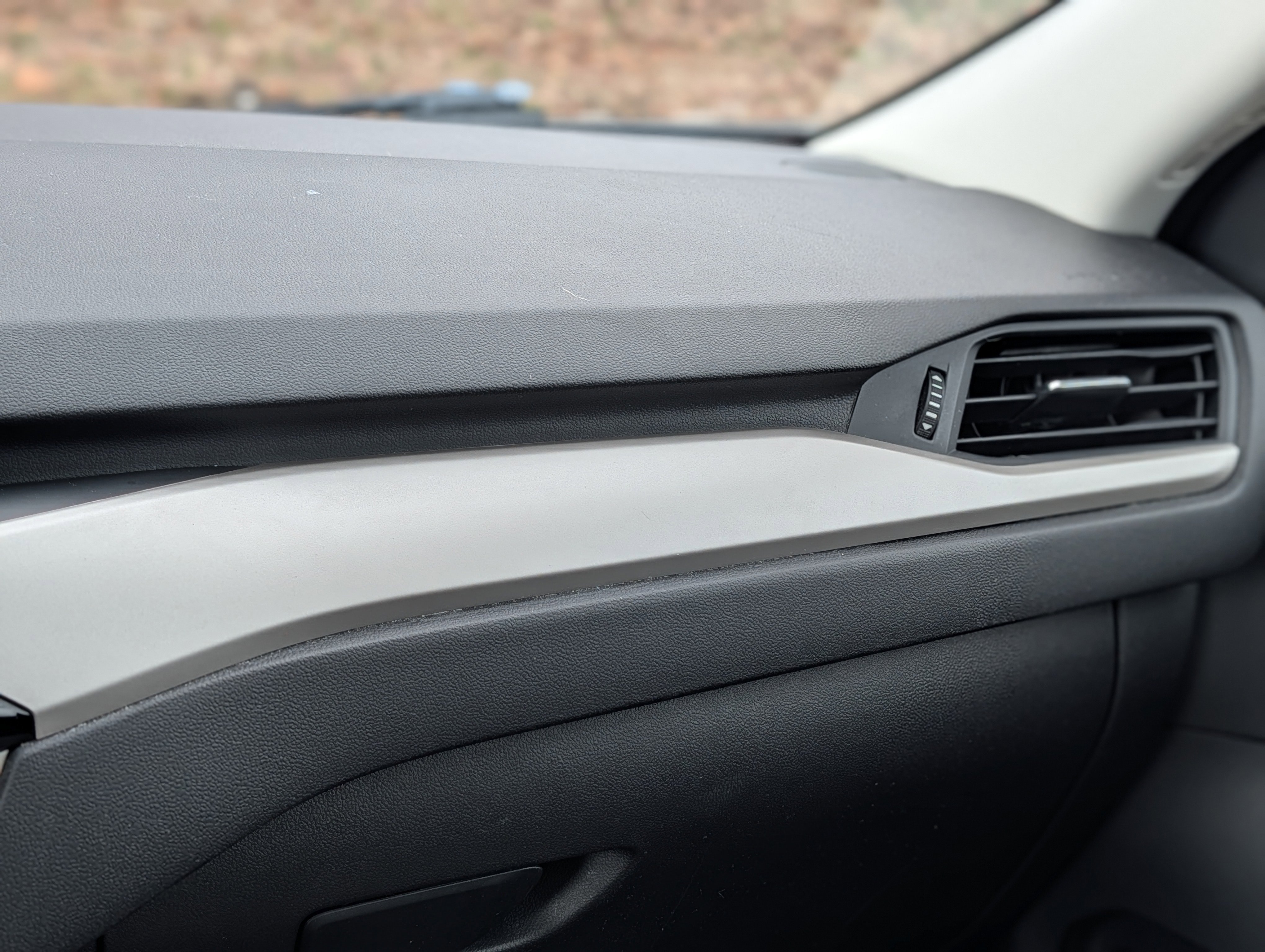 Used 2022 Ford Escape SE w/ SE Sport Appearance Package image 16