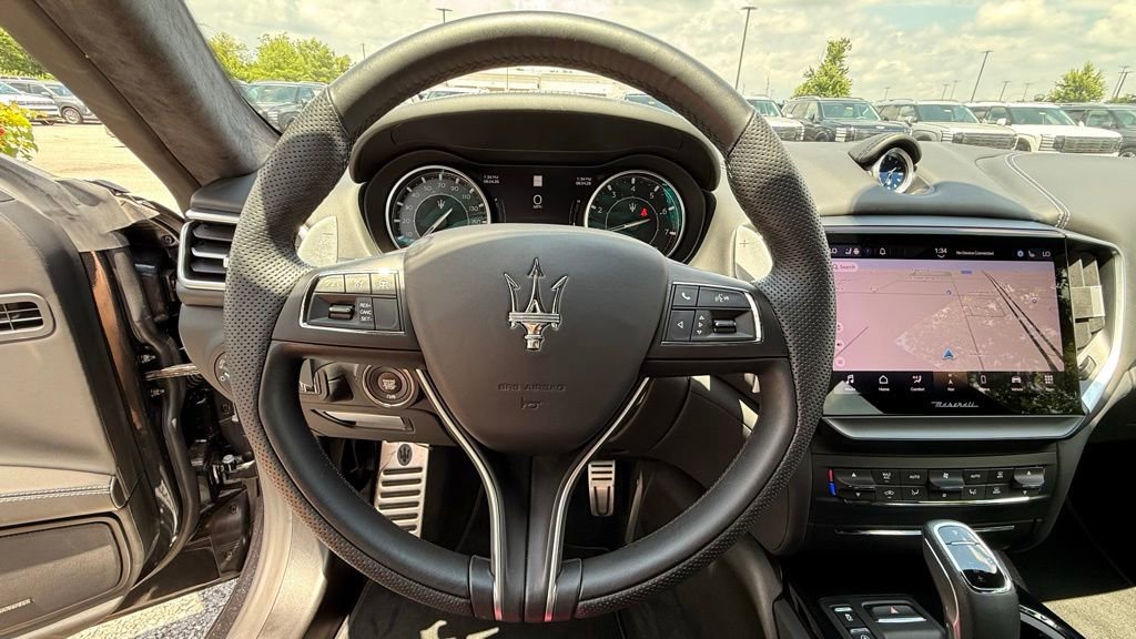 Used 2023 Maserati Ghibli Modena Q4 AWD/4WD image 12