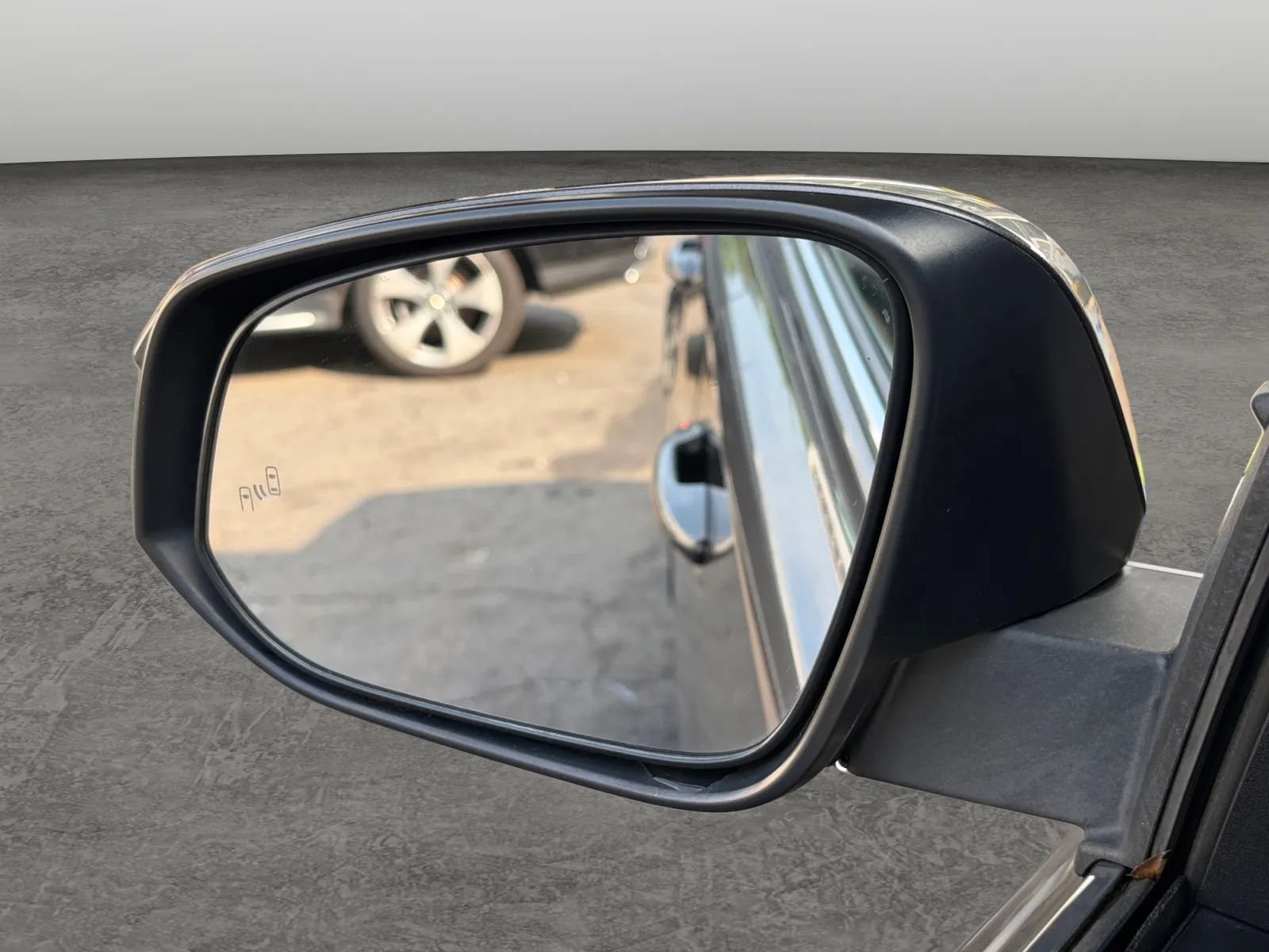Used 2018 Toyota RAV4 XLE AWD/4WD image 33
