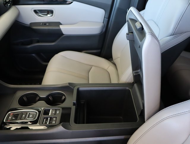 Used 2025 Honda Pilot EX-L image 39