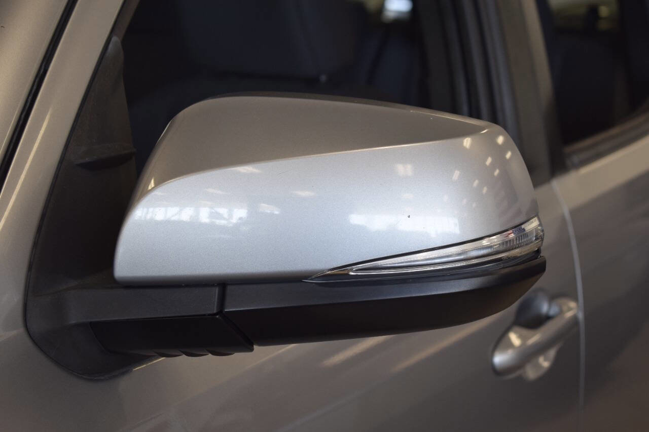 Used 2017 Toyota Tacoma TRD Off-Road image 14