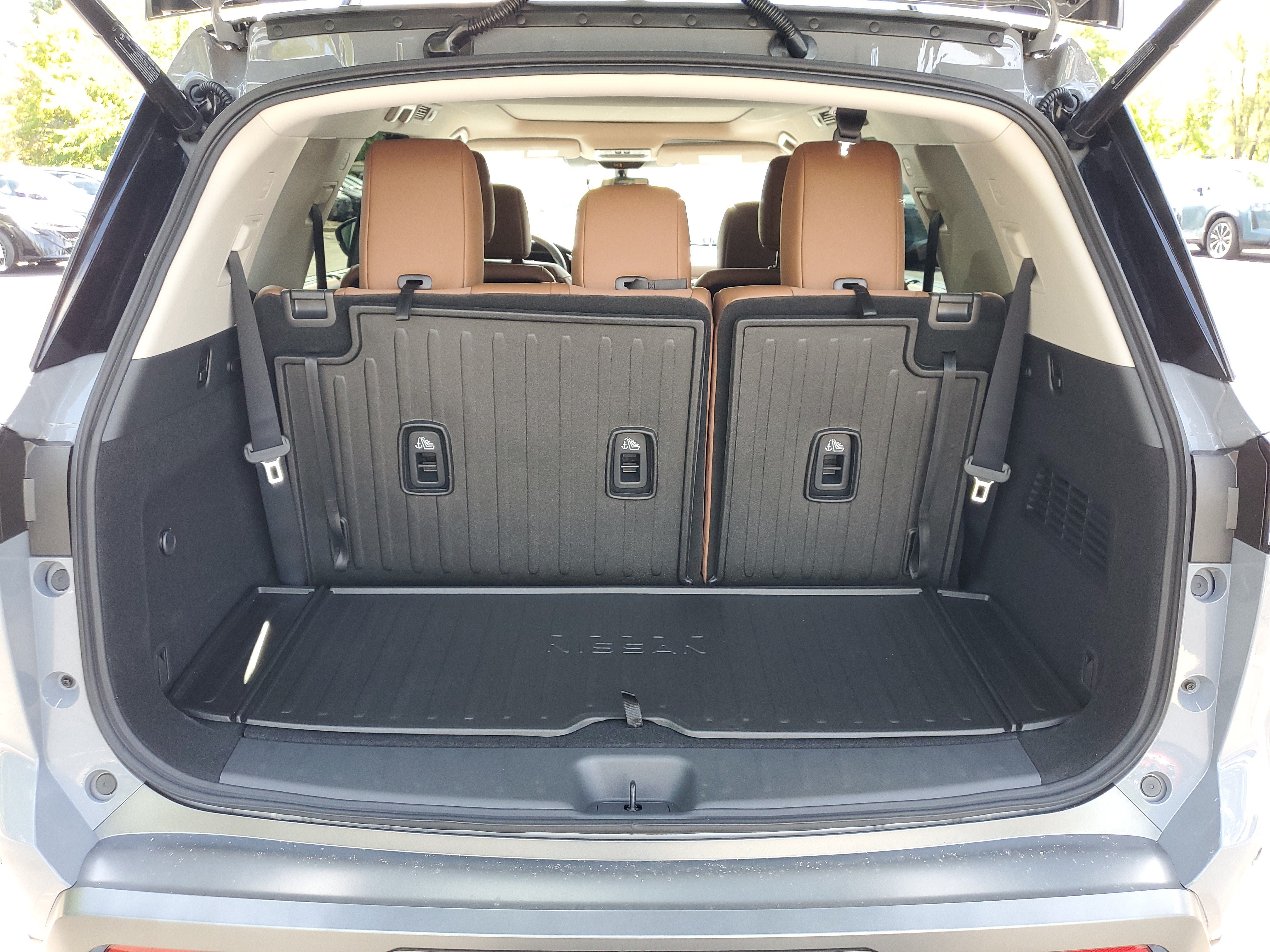New 2026 Nissan Pathfinder Platinum AWD/4WD image 34