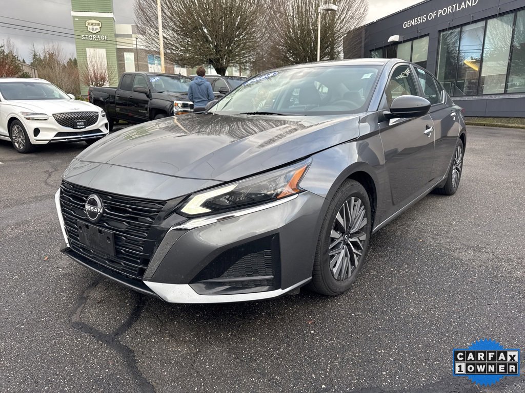 Used 2024 Nissan Altima 2.5 SV image 2