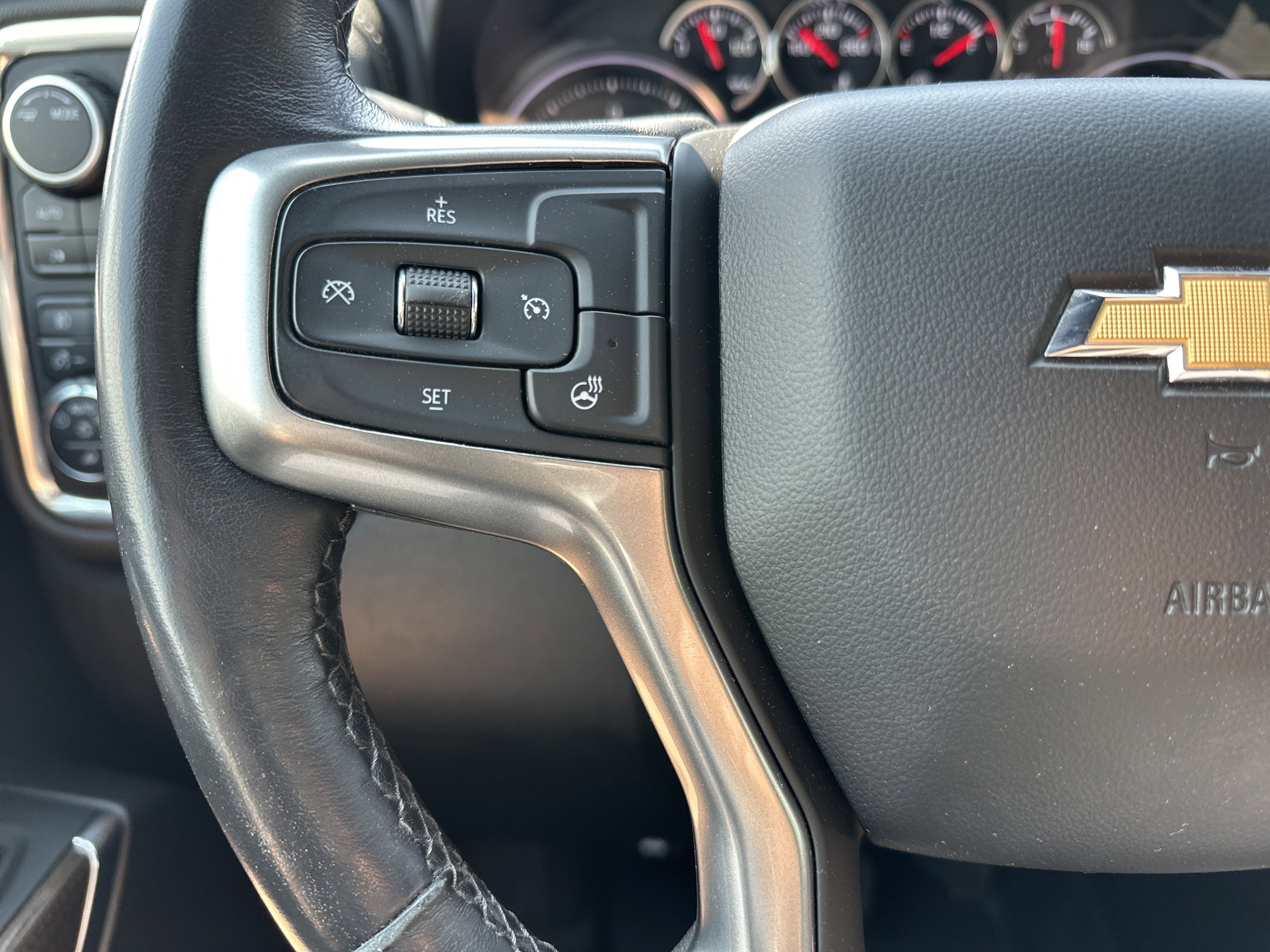 Used 2022 Chevrolet Silverado 2500 LT w/ Z71 Chrome Sport Edition image 18