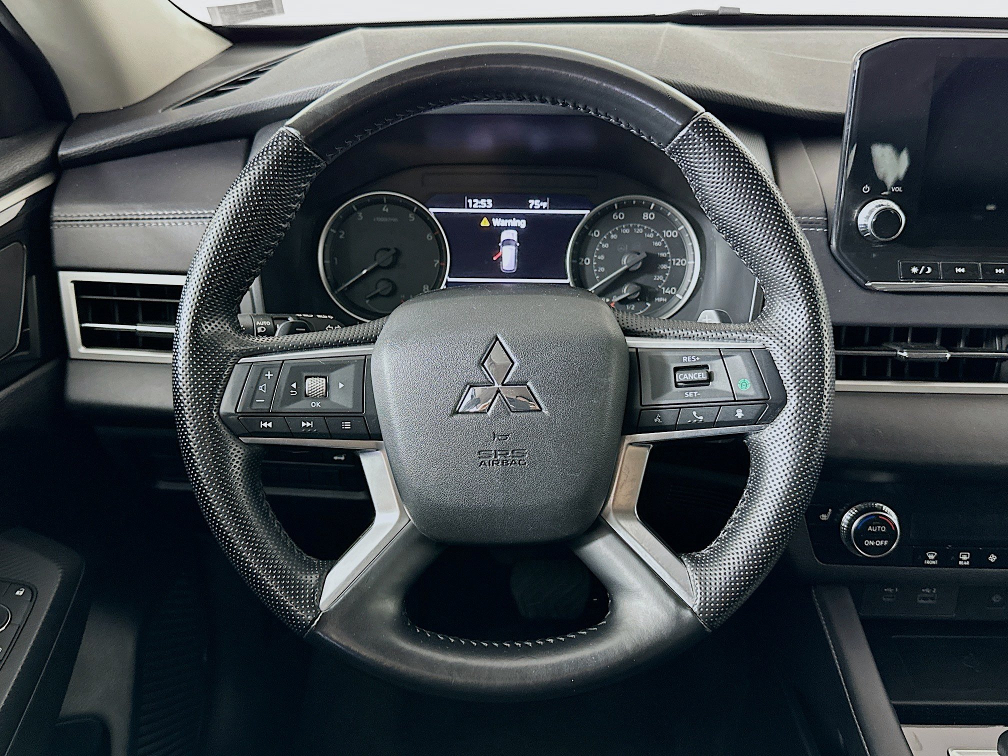 Used 2024 Mitsubishi Outlander SE AWD/4WD image 18