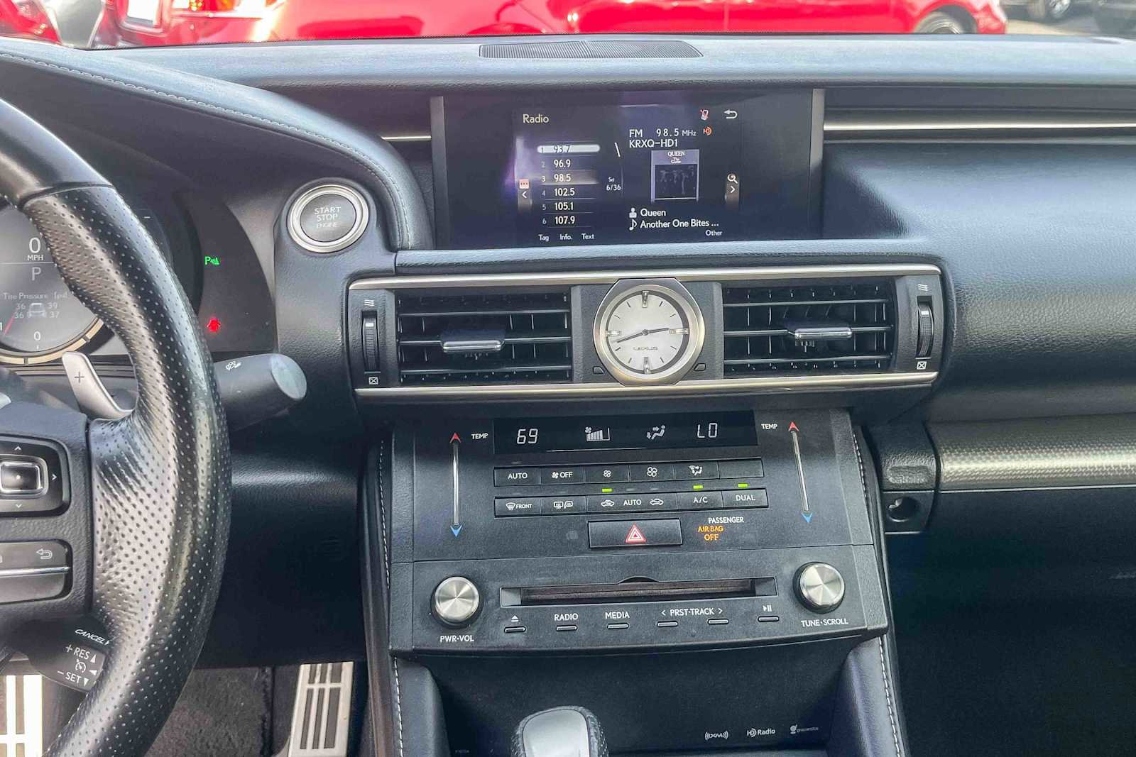 Used 2016 Lexus RC 200t image 12