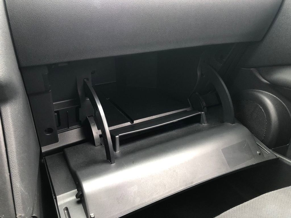 Used 2014 Nissan Rogue S image 32