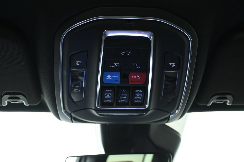 Used 2022 Jeep Wagoneer Series III w/ Premium Group I AWD/4WD image 20