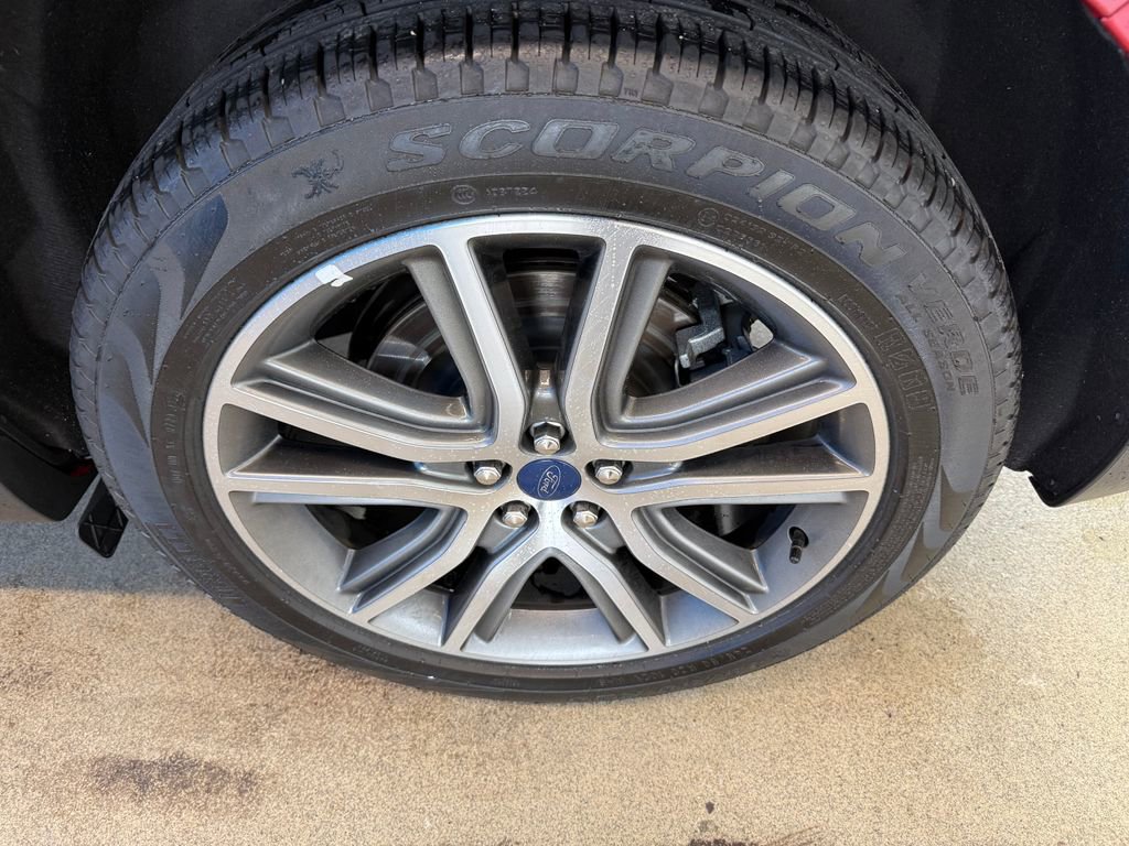 Used 2022 Ford Edge Titanium AWD/4WD image 8