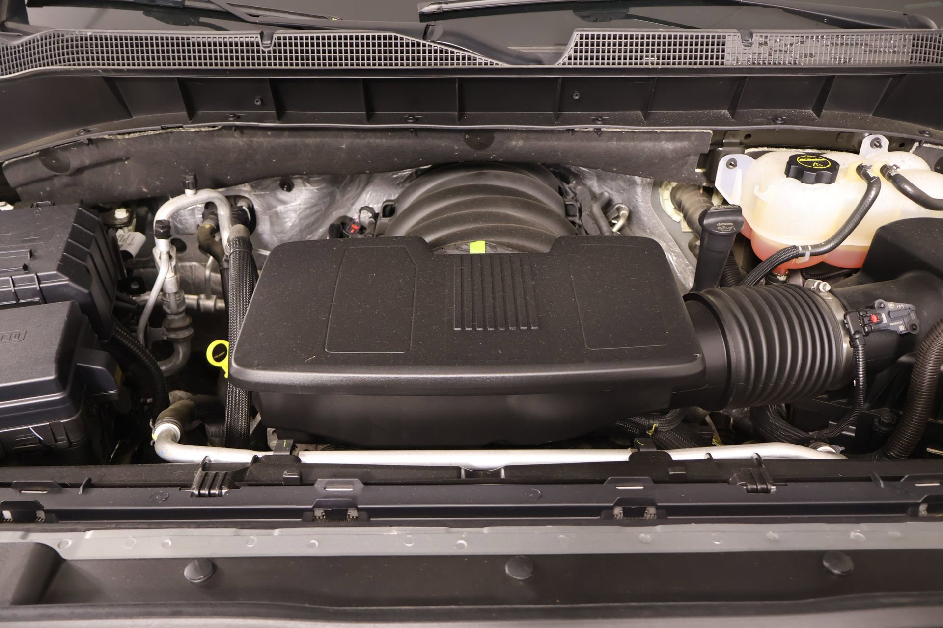 Used 2025 Chevrolet Silverado 1500 LT AWD/4WD image 19