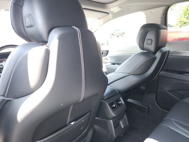 New 2025 Cadillac Optiq Luxury 2 image 13