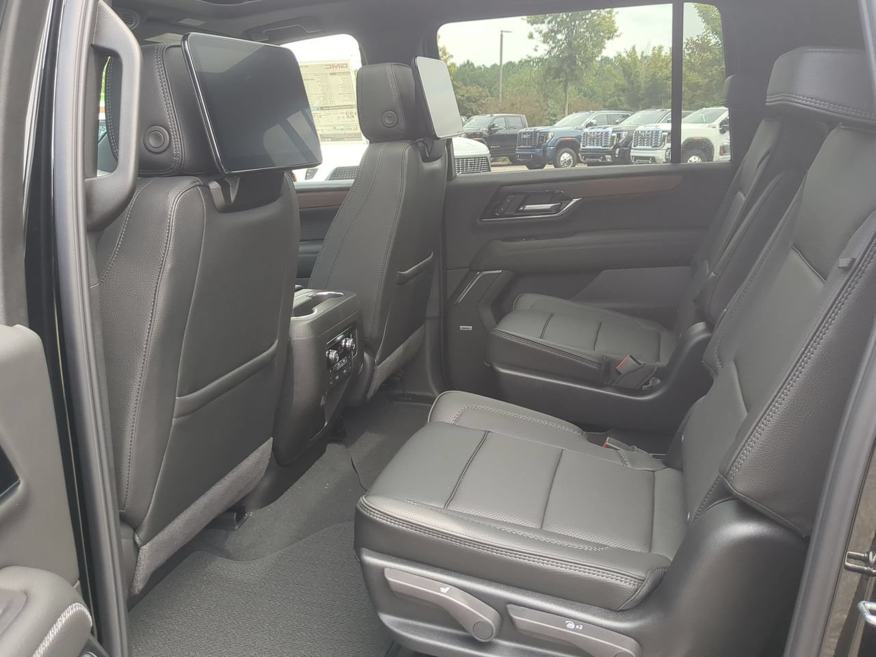 New 2026 GMC Yukon XL Denali w/ Denali Reserve Package AWD/4WD image 26