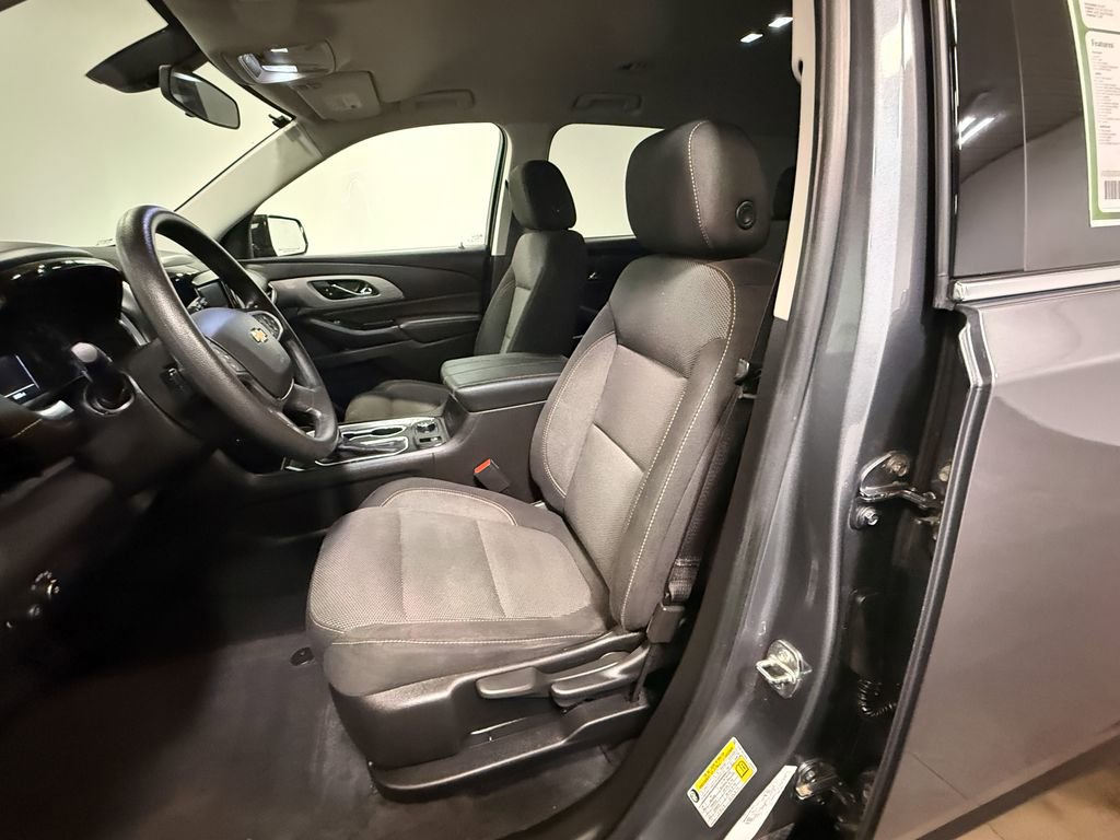 Used 2020 Chevrolet Traverse LS image 12