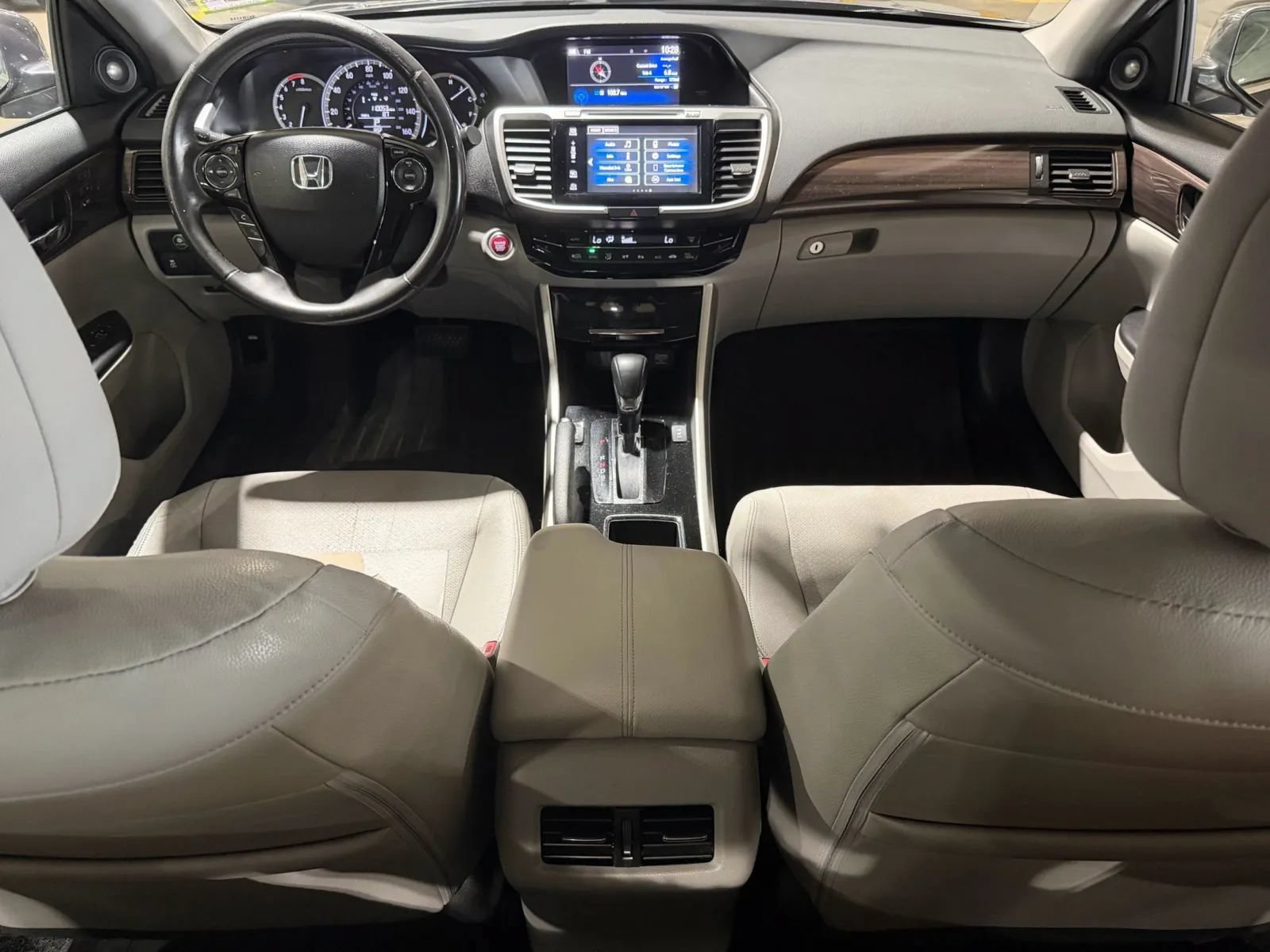 Used 2017 Honda Accord EX-L image 9