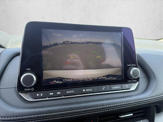 Used 2024 Nissan Rogue SV FWD image 18