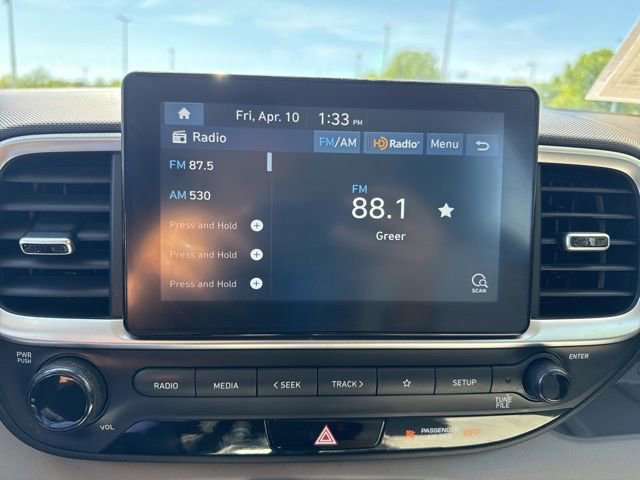 Used 2020 Hyundai Venue SEL image 25