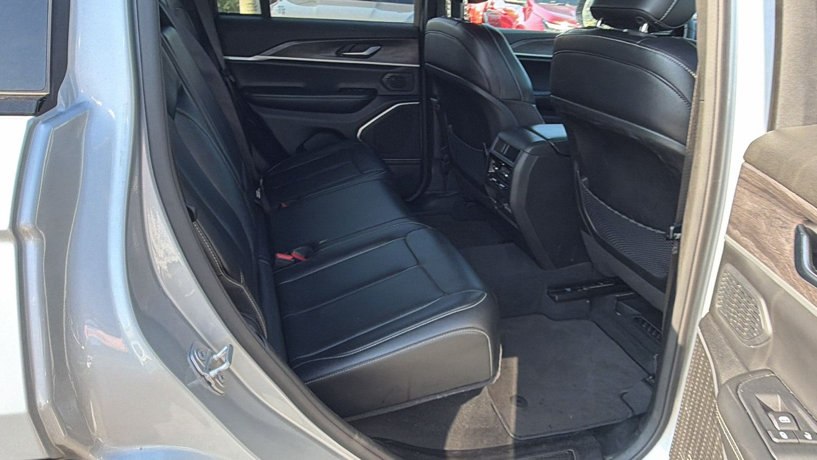 Used 2024 Jeep Grand Cherokee Limited 4xe AWD/4WD image 22