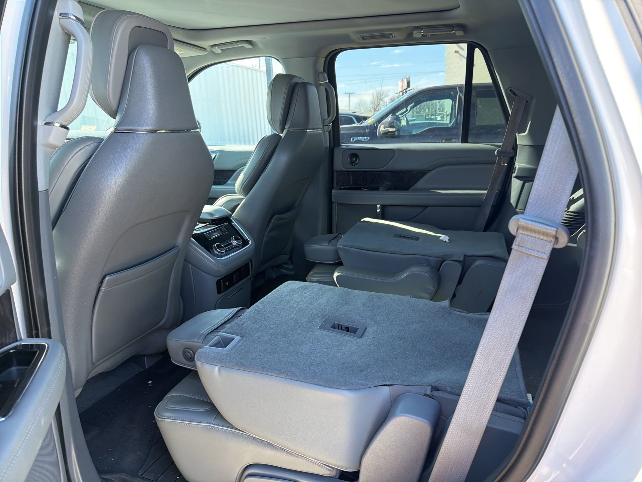 Used 2018 Lincoln Navigator Reserve w/ Cargo Package image 11