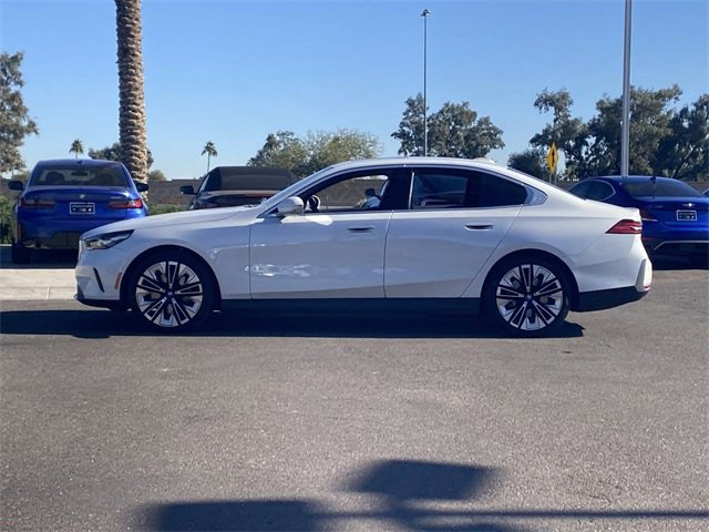 Certified 2024 BMW i5 eDrive40i w/ M Sport Package image 10