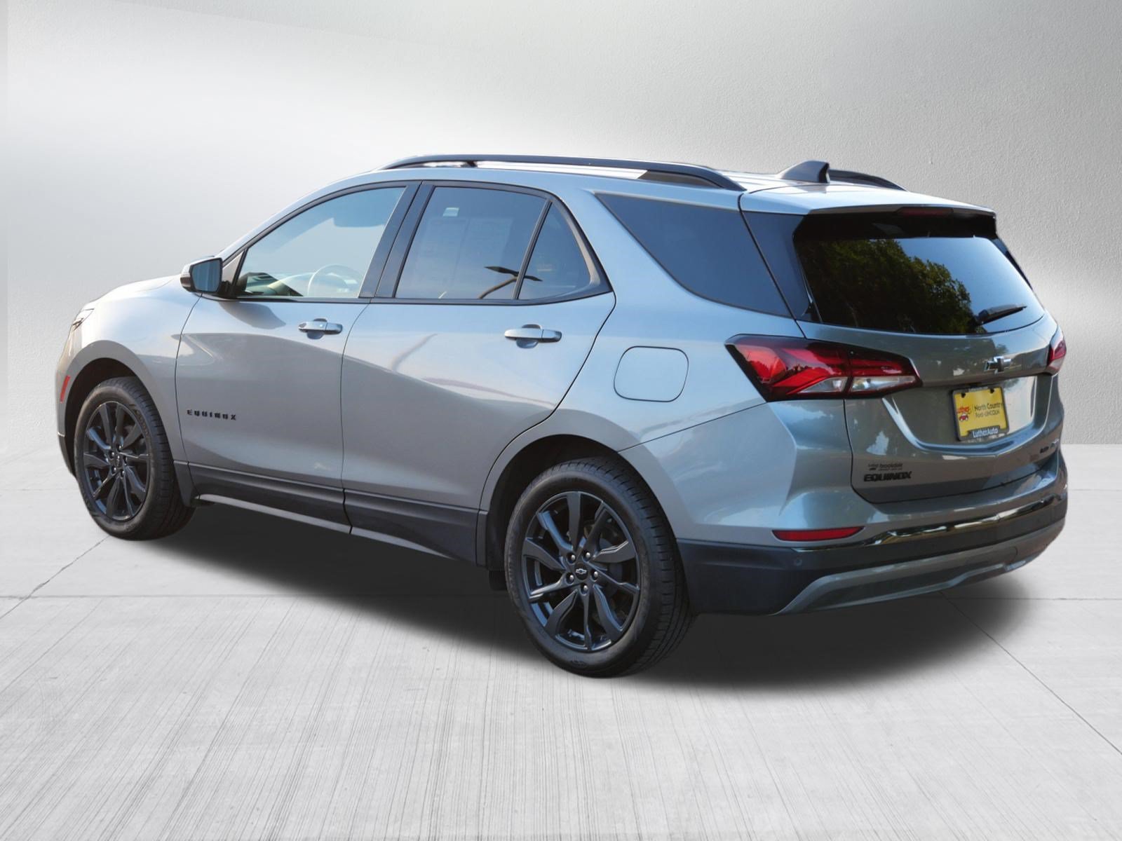 Used 2023 Chevrolet Equinox RS AWD/4WD image 5
