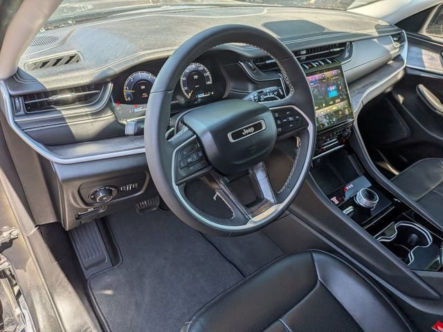 Certified 2023 Jeep Grand Cherokee L Limited w/ Luxury Tech Group II AWD/4WD image 11