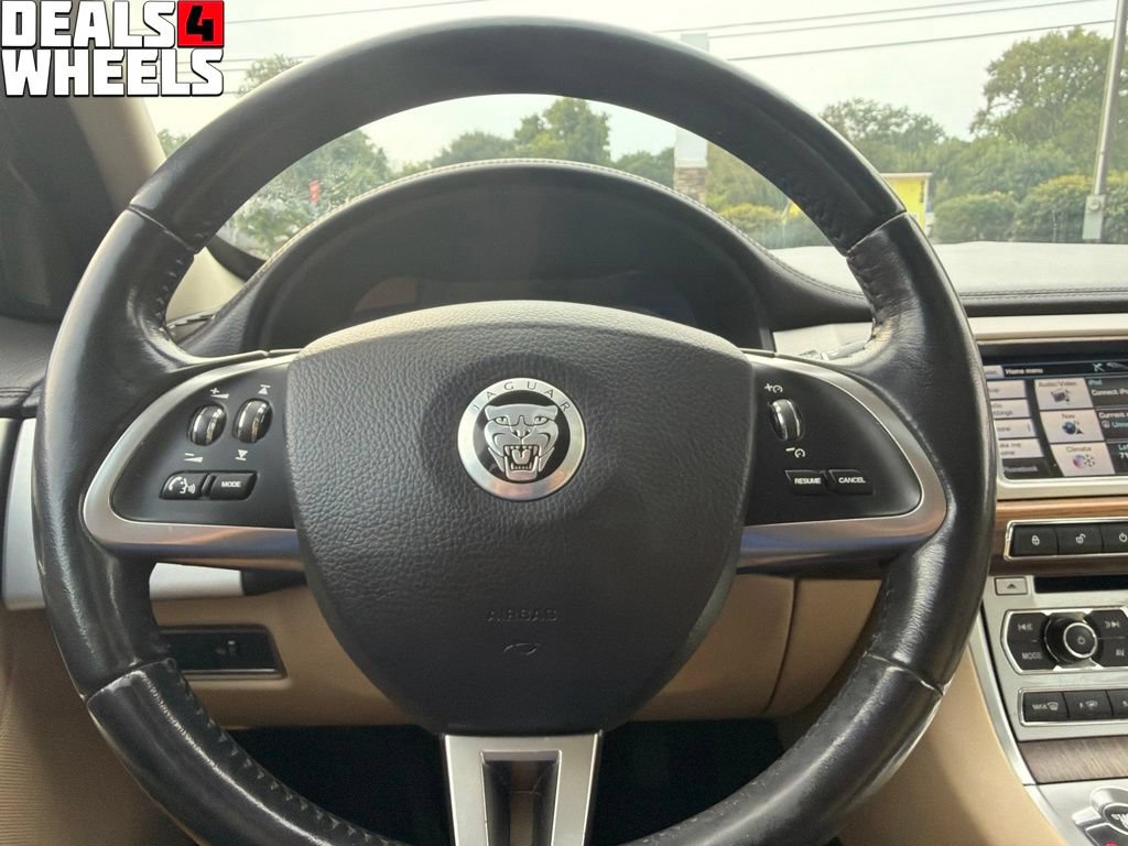 Used 2012 Jaguar XF RWD image 21