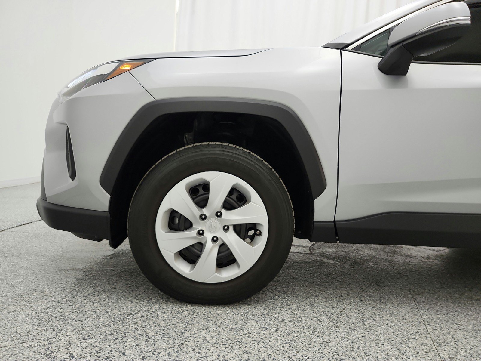 Used 2025 Toyota RAV4 LE FWD image 17