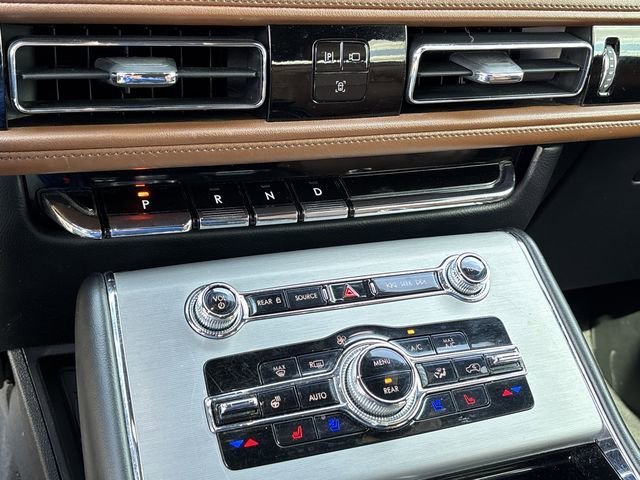 Used 2023 Lincoln Aviator Reserve w/ Equipment Group 201A image 18