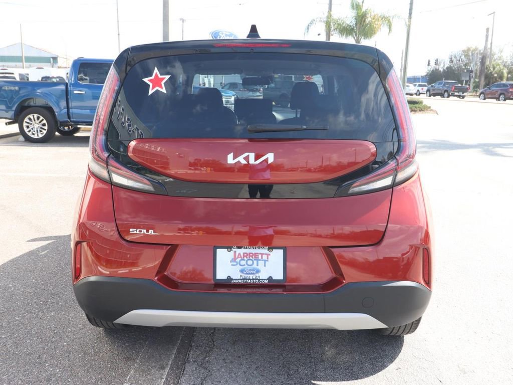 Used 2025 Kia Soul LX w/ LX Technology Package image 10