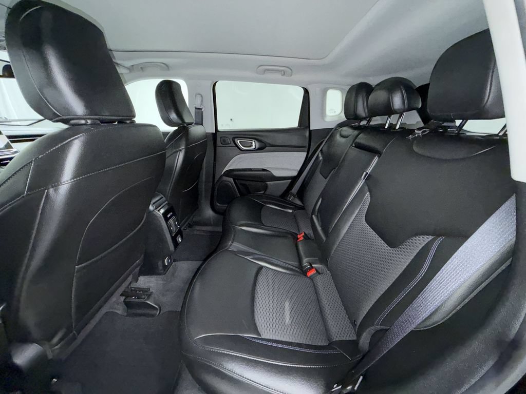 Used 2022 Jeep Compass Latitude w/ Sun and Sound Group AWD/4WD image 13