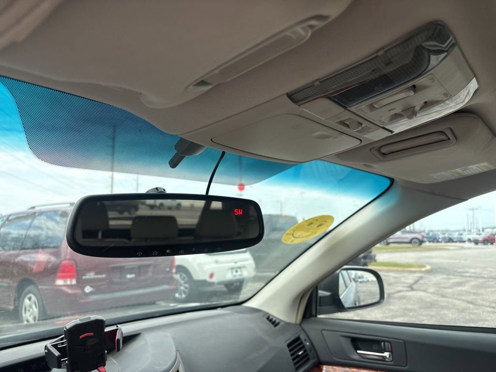 Used 2011 Subaru Outback 3.6R Limited image 27