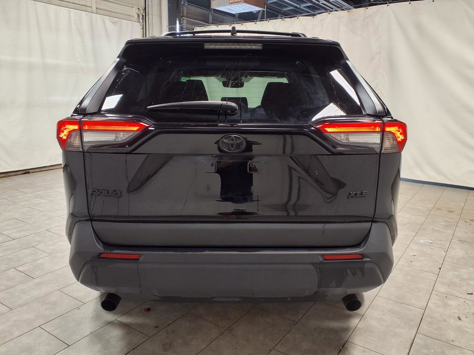 Used 2025 Toyota RAV4 XLE Premium FWD image 8