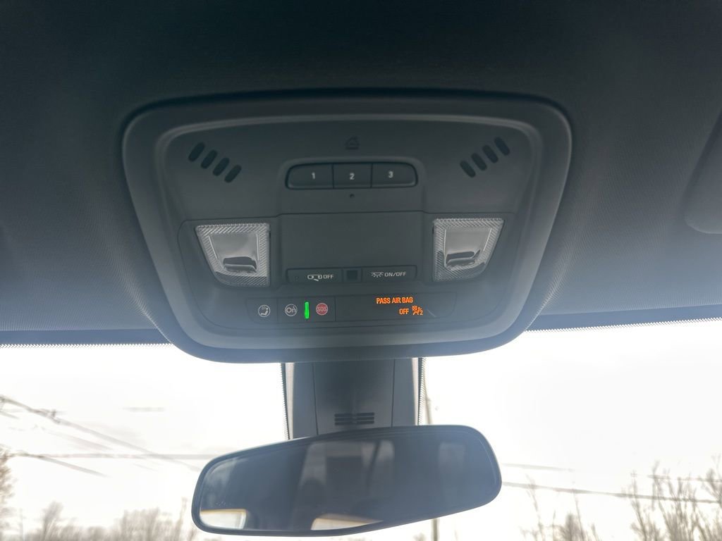 Used 2022 Chevrolet Traverse LT w/ Midnight/Sport Edition image 25