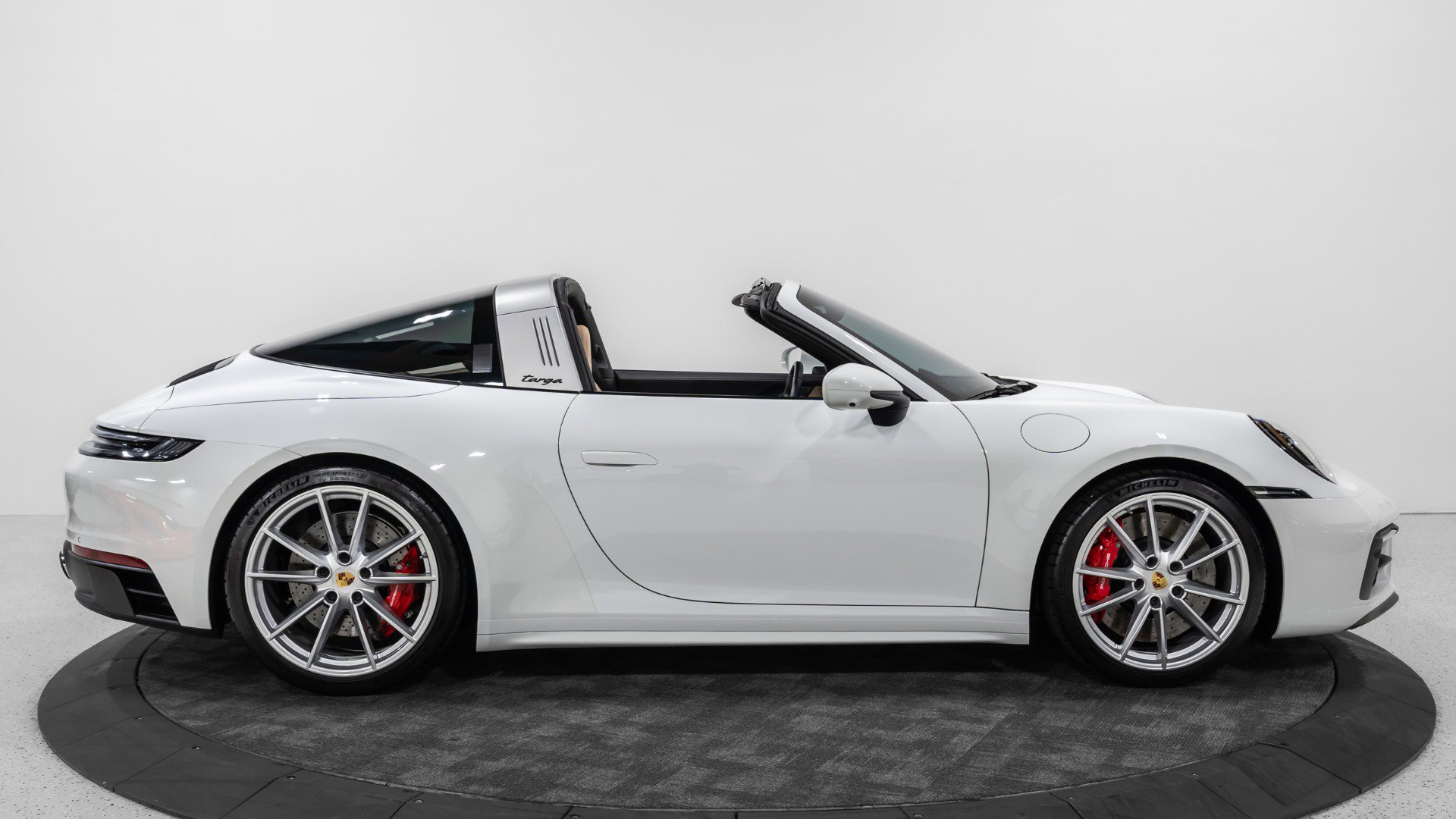 Used 2024 Porsche 911 Targa 4 GTS image 10