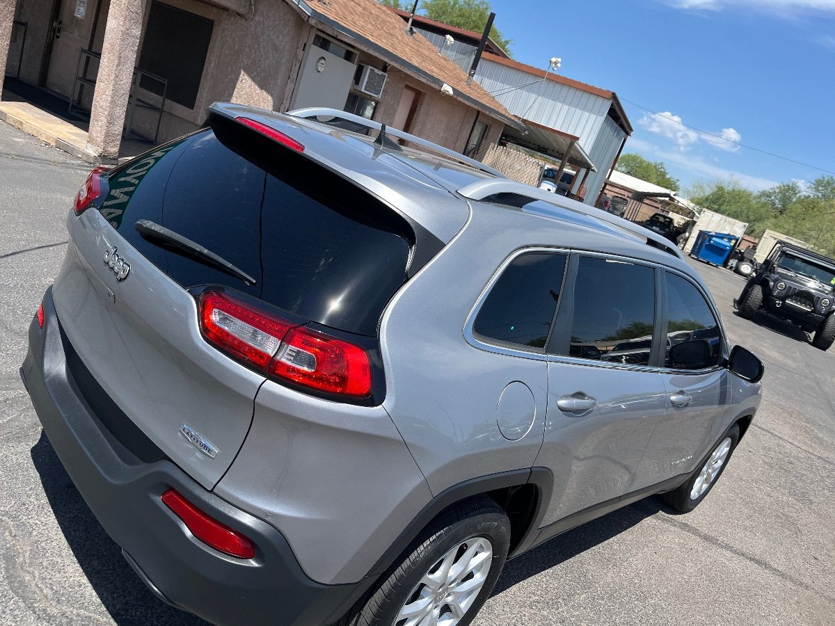 Used 2017 Jeep Cherokee Latitude FWD image 45