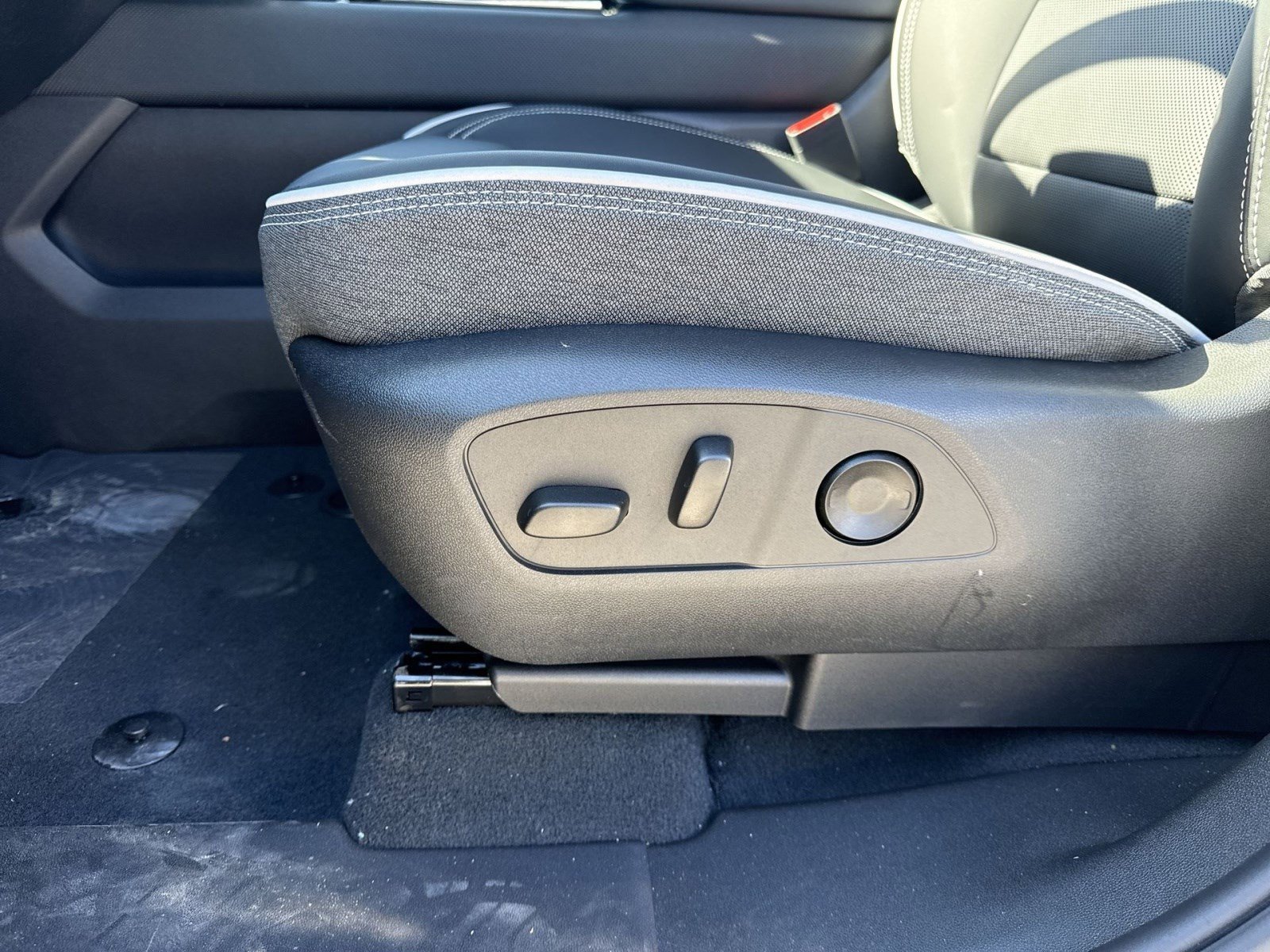 New 2026 GMC Sierra EV Elevation w/ LPO, Elevation Dark Package image 14