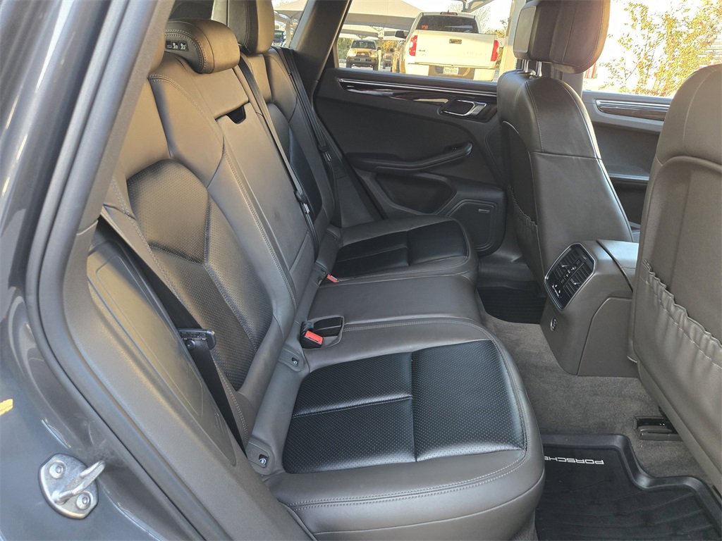Used 2018 Porsche Macan S image 29
