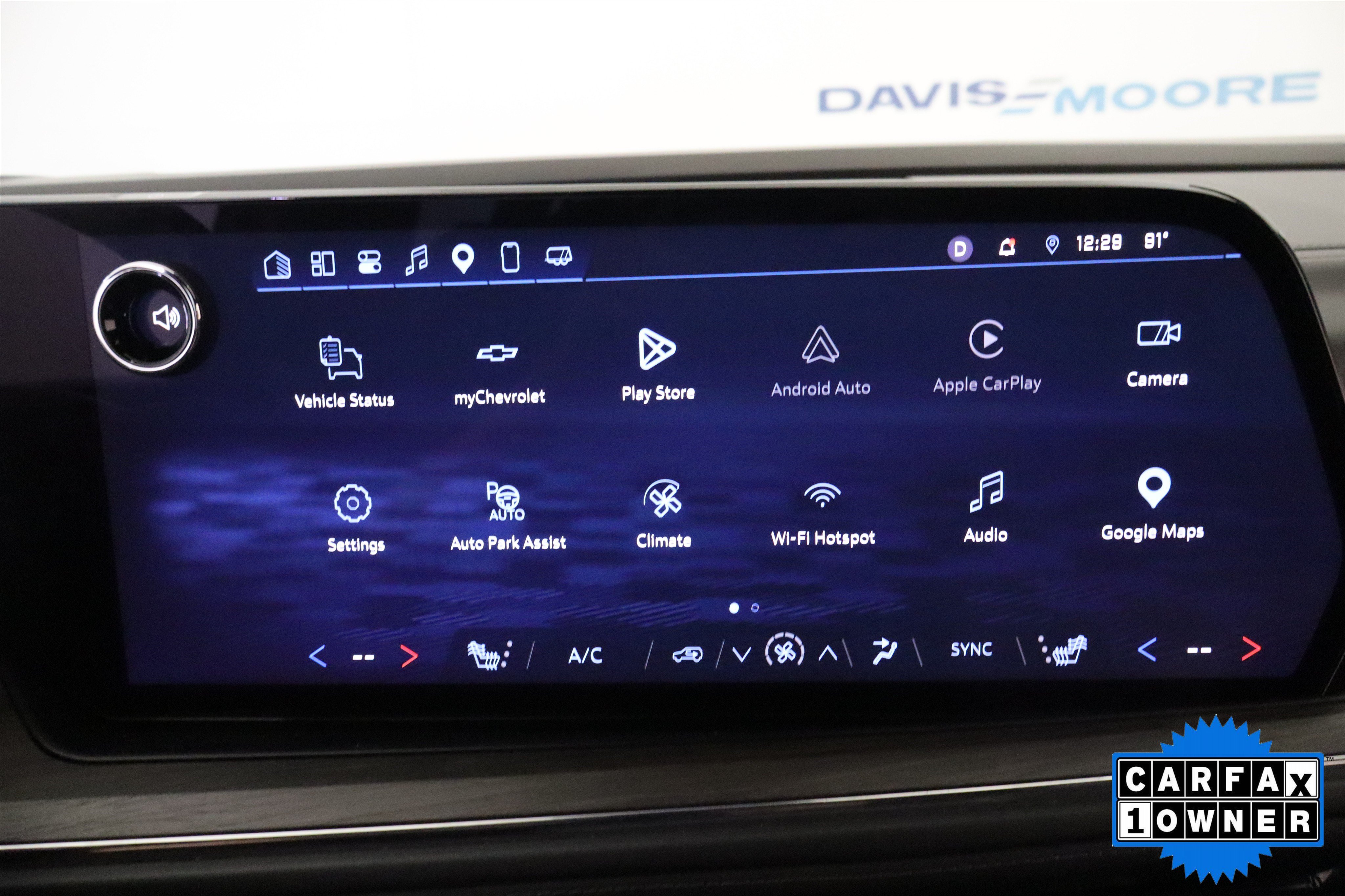 Used 2025 Chevrolet Suburban LT AWD/4WD image 24