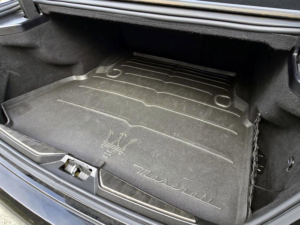 Used 2017 Maserati Quattroporte GTS GranSport image 32