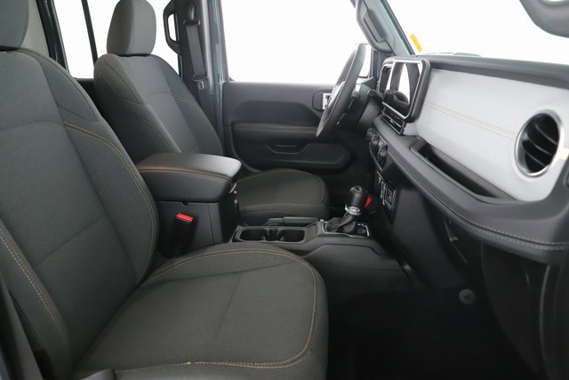 Used 2025 Jeep Wrangler Unlimited Sahara image 28