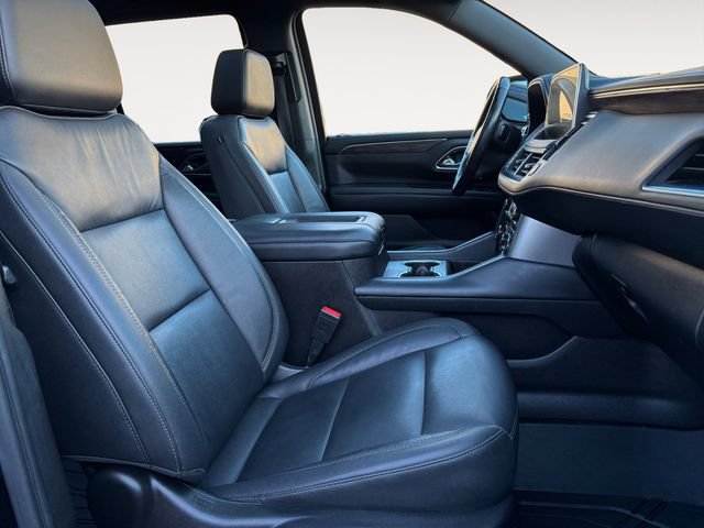 Used 2021 Chevrolet Tahoe Z71 w/ Luxury Package AWD/4WD image 15