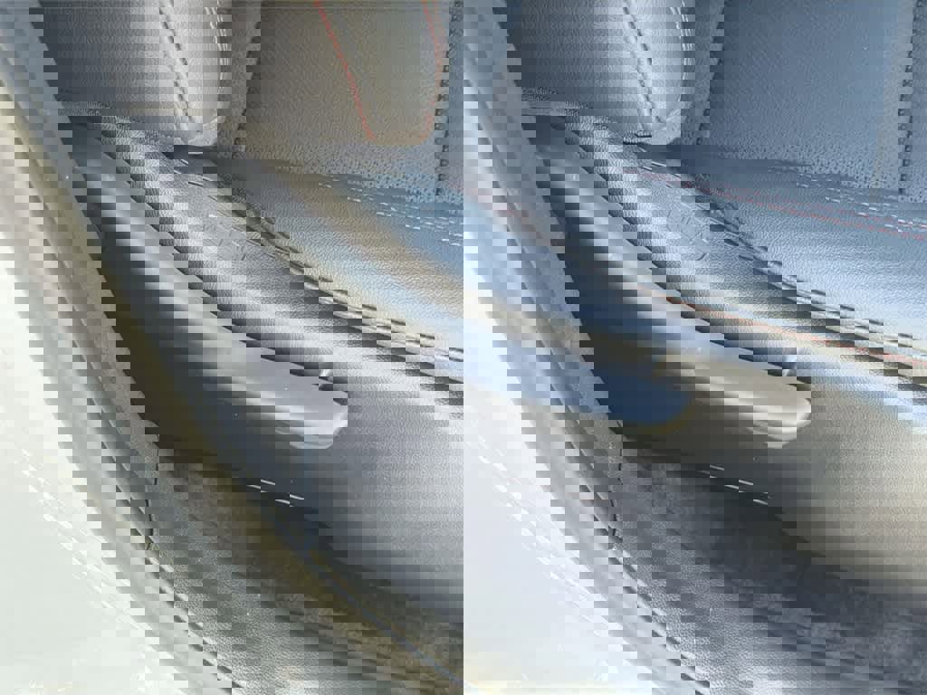 Used 2025 Chevrolet Trax RS w/ Sunroof Package image 41