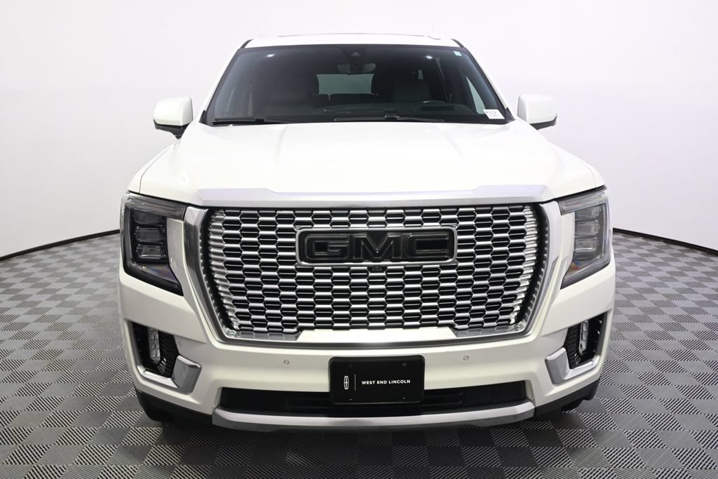 Used 2022 GMC Yukon XL Denali w/ Denali Premium Package AWD/4WD image 10