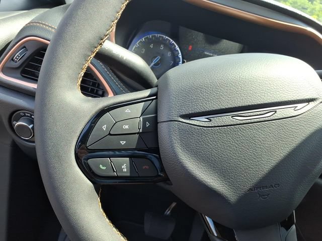 New 2027 Chrysler Pacifica Pinnacle FWD image 10