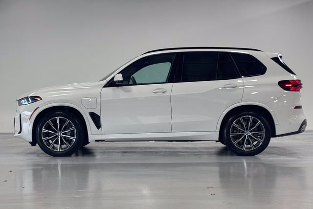 Used 2025 BMW X5 xDrive50e w/ M Sport Package image 13
