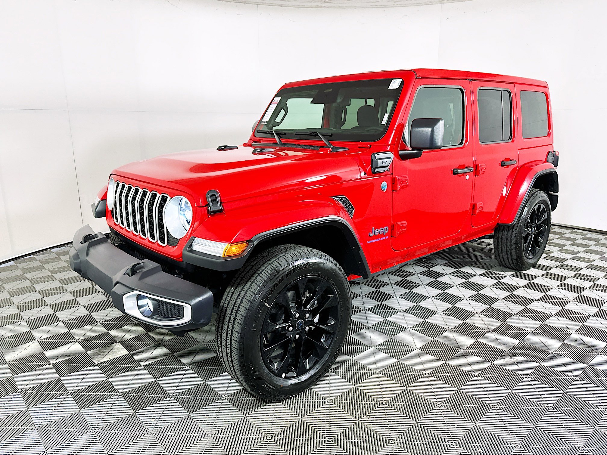 Used 2025 Jeep Wrangler Sahara w/ Safety Group image 7