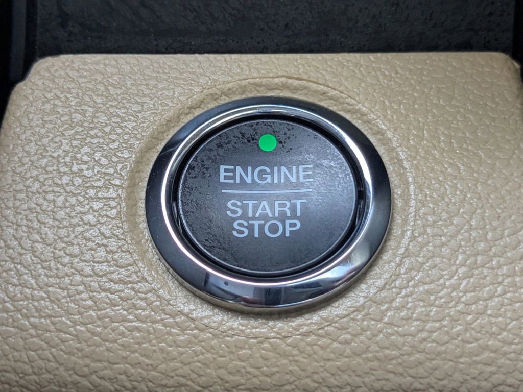 Certified 2019 Ford F150 Lariat image 32