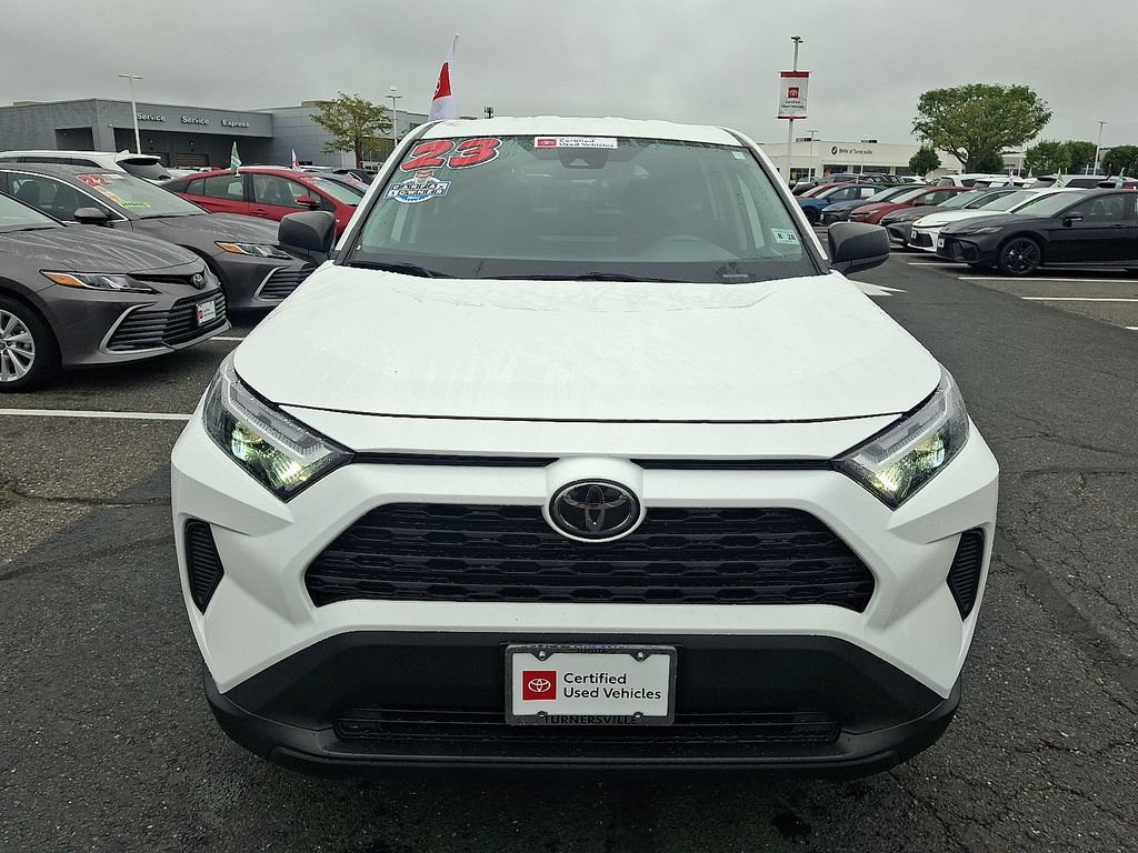 Certified 2023 Toyota RAV4 LE AWD/4WD image 2