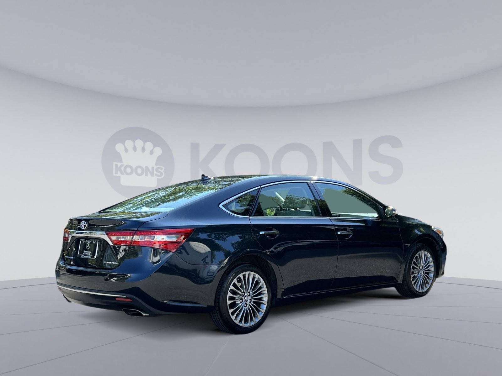 Used 2017 Toyota Avalon Limited FWD image 13