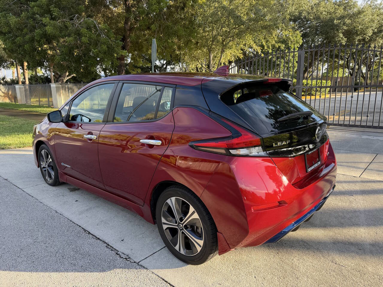 Used 2018 Nissan Leaf SV w/ SV Technology Package image 12